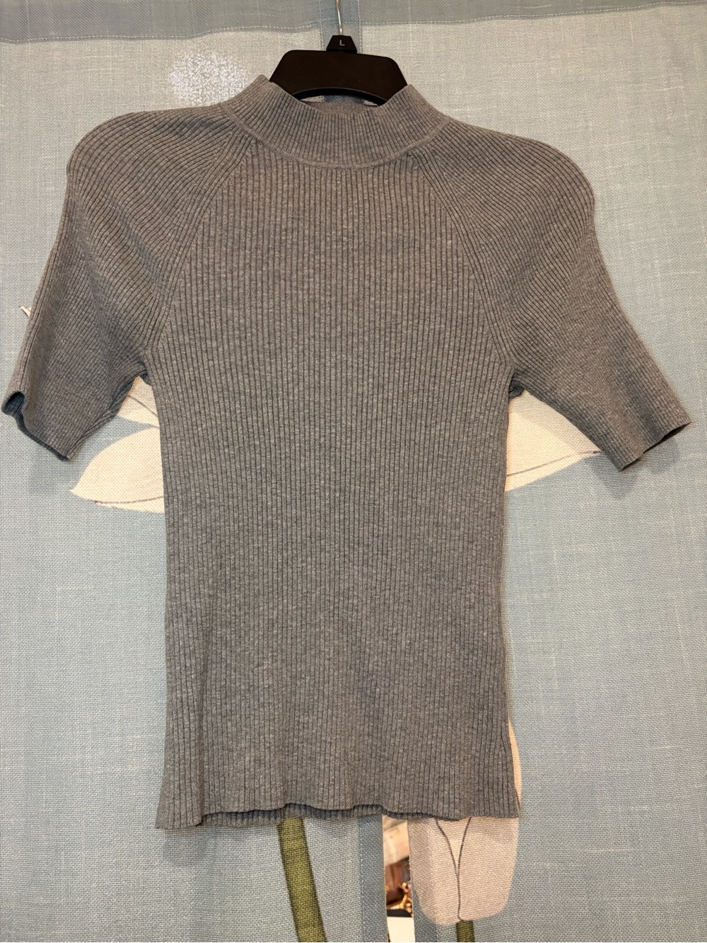 Banana Republic Ribbed Mock Neck Short-Sleeve Sweater - Light Gray